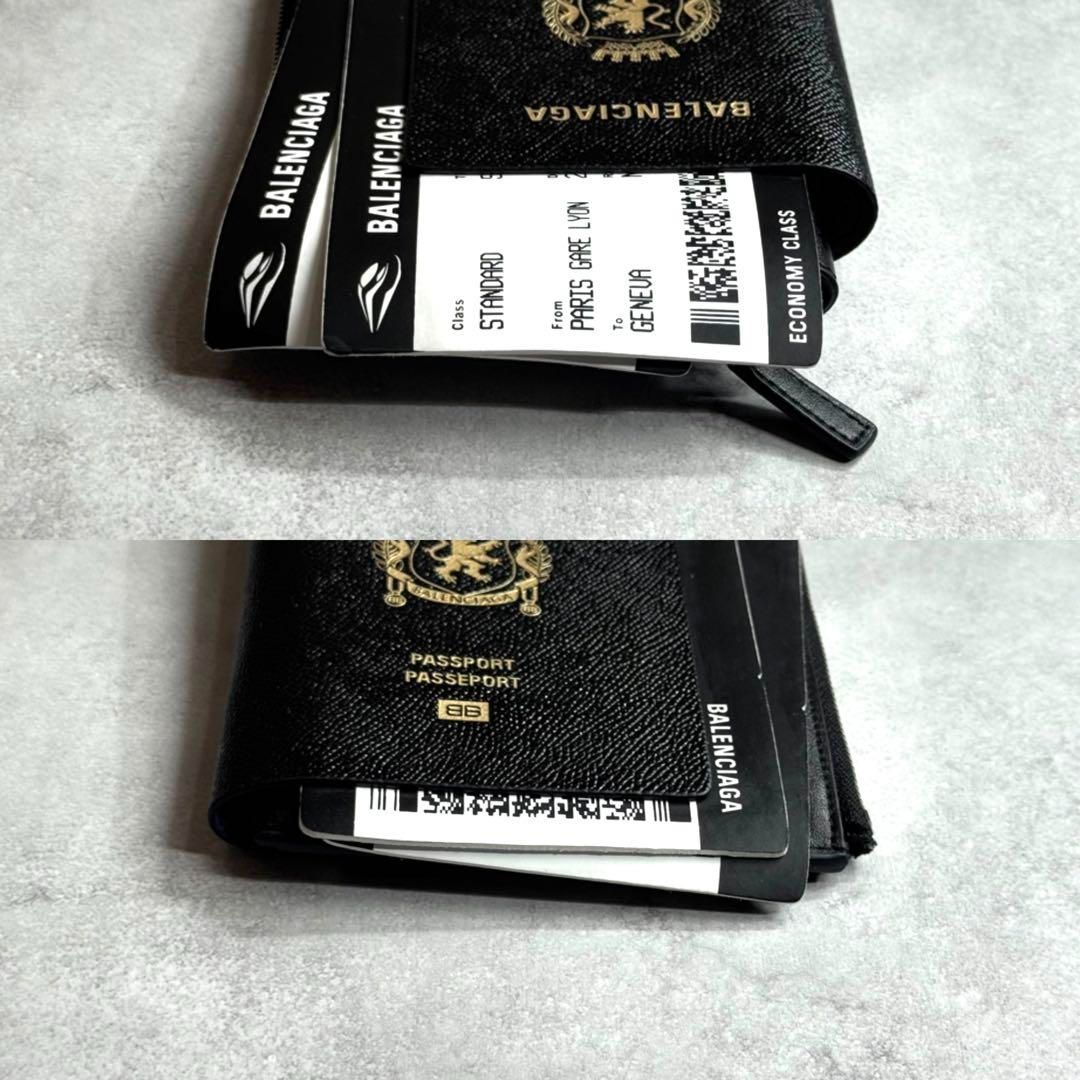 BALENCIAGA パスポートケース ショルダー付 黒 ゴールドロゴ BALENCIAGA パスポートケース ショルダー付 黒 ゴールドロゴ