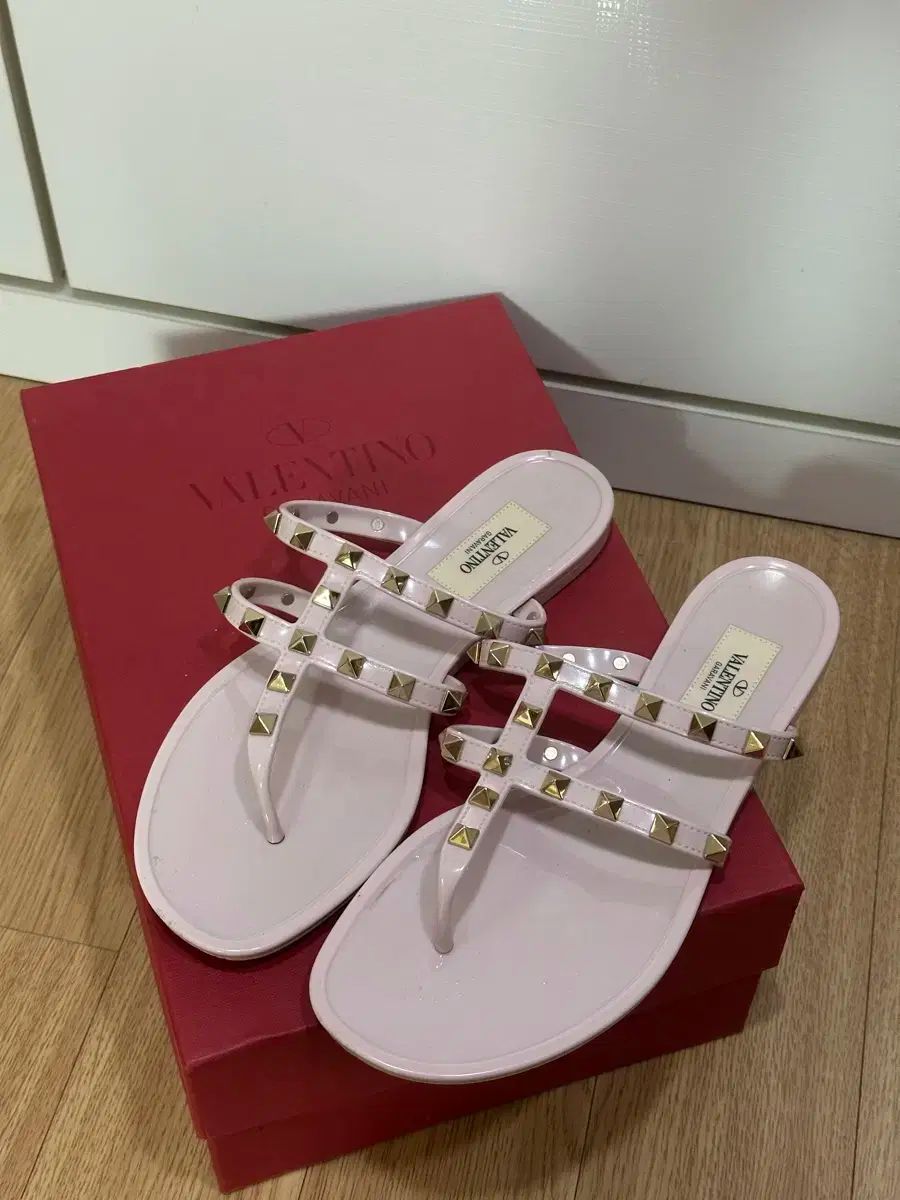 VALENTINO ヴァレンティノ ロックスタッズ サンド ピンク