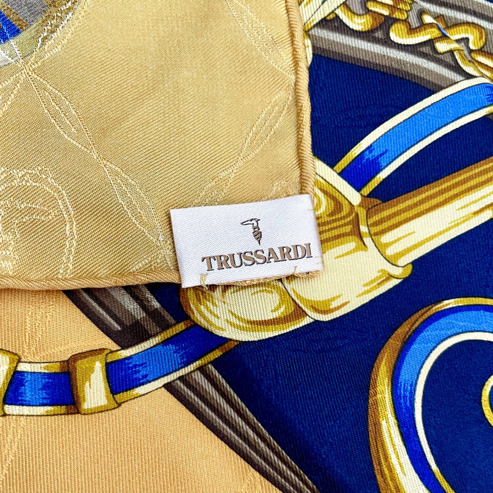 TRUSSARDI トラサルディ スカーフ 大判 ネイビー ゴールド 絹 ベルト TRUSSARDI トラサルディ スカーフ 大判 ネイビー ゴールド 絹
