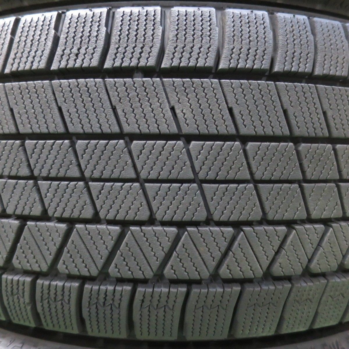 C-HR純正18インチ+ブリヂストン製225/50R18ほぼ新品溝スタッドレス！ C-HR純正18インチ+ブリヂストン製225/50R18ほぼ新品溝