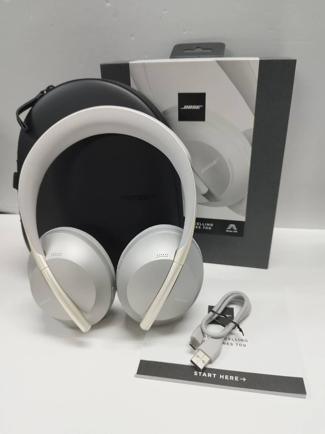 BOSE Noise Cancelling Headphones 700 ワイヤレスヘッドホン シルバー