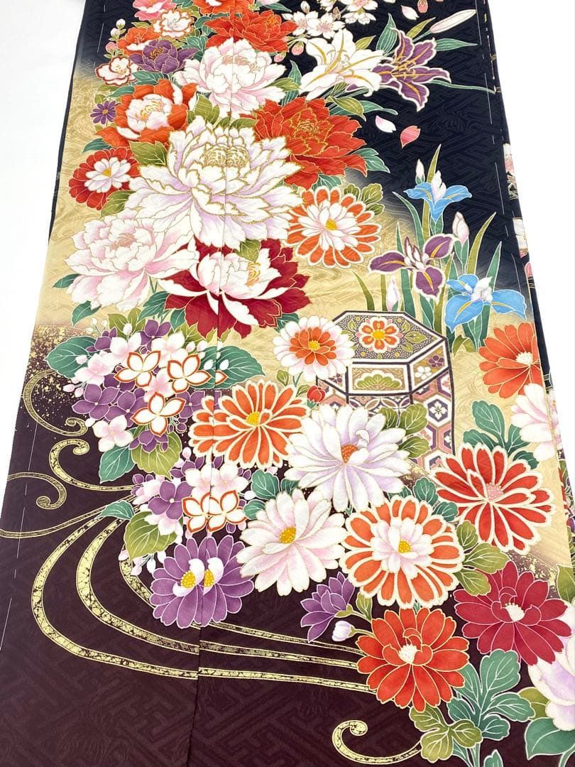 振袖 仮絵羽 舞台衣装 正絹 金彩 刺繍 紋意匠 牡丹 未仕立て品 八掛付き 振袖 仮絵羽 舞台衣装 金彩 紋意匠 正絹 未仕立て品 八掛付き - メルカリ