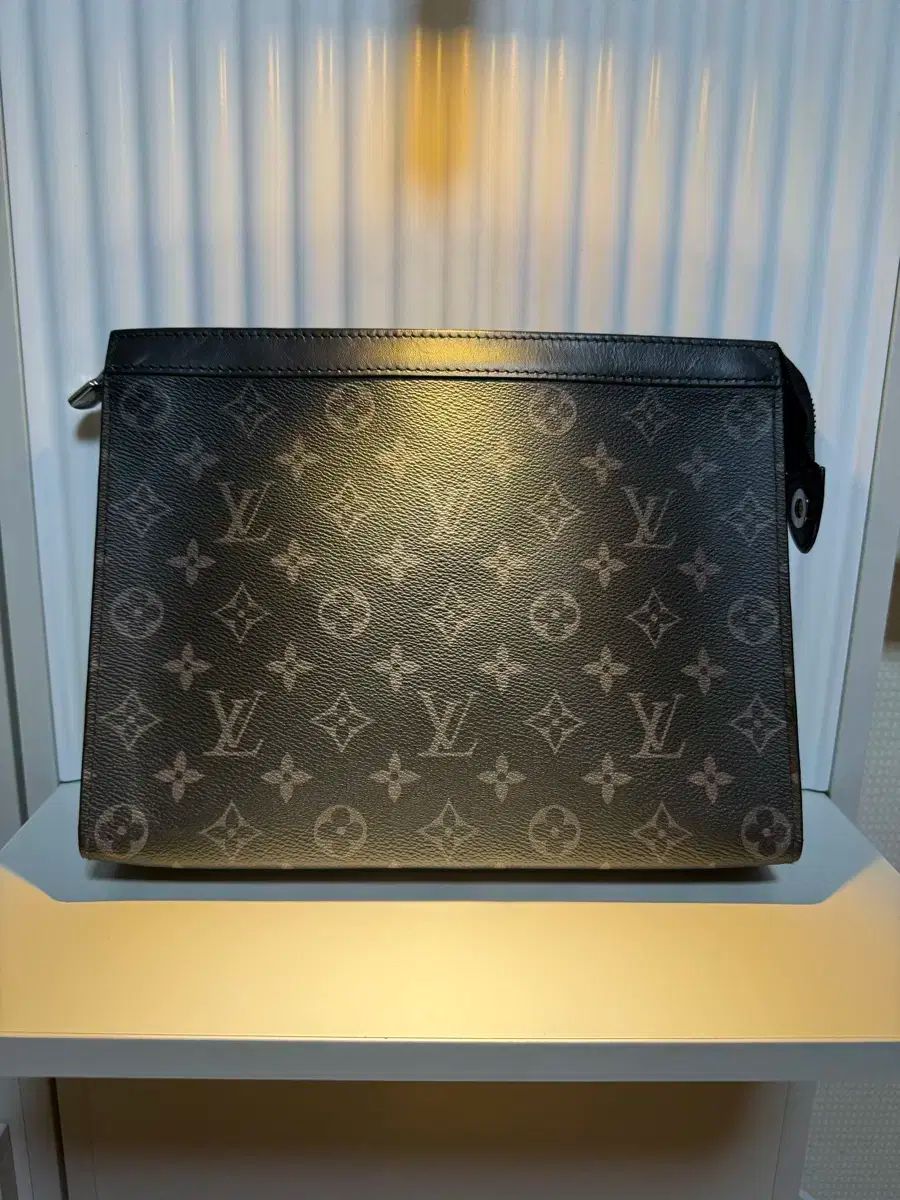 ミントグレード Louis Vuitton ルイヴィトン ポシェット ヴォワヤージュ MM クラッチバッグ