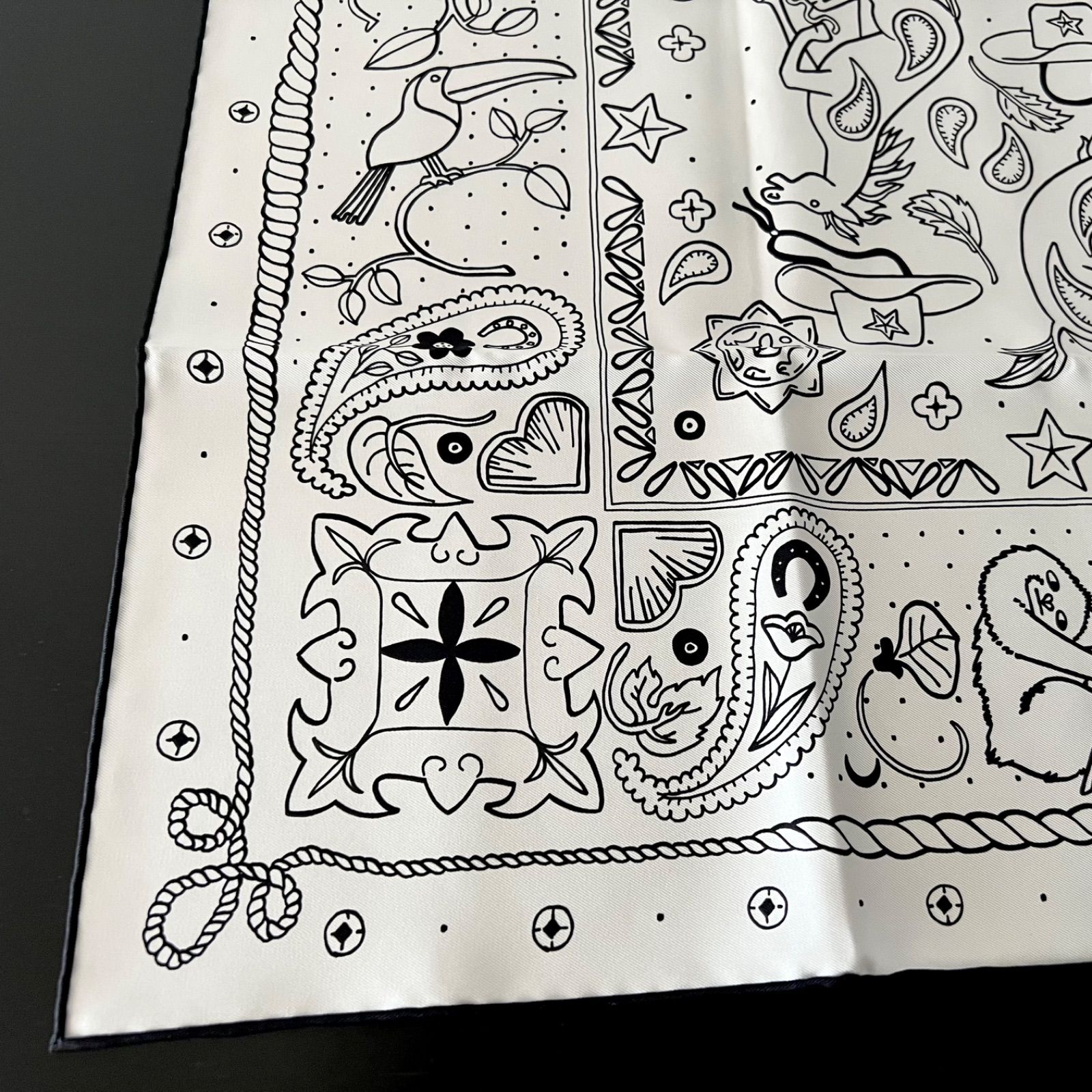 HERMES エルメス Animaux Bandana アニマルバンダナ 55 白黒 - メルカリ