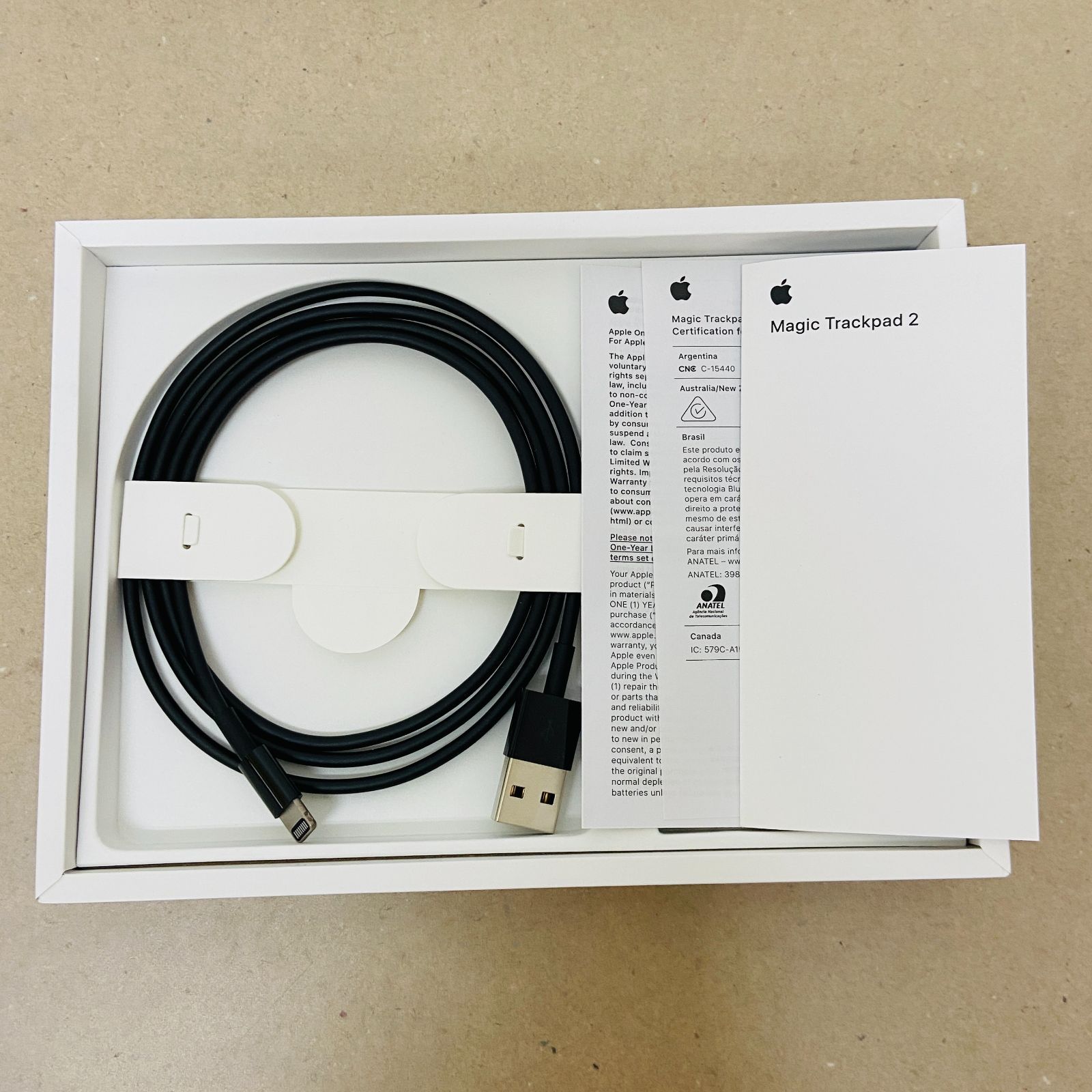 Apple Magic Trackpad3 MMMP3ZA⁄A 公式通販 Apple Magic Trackpad 第3 