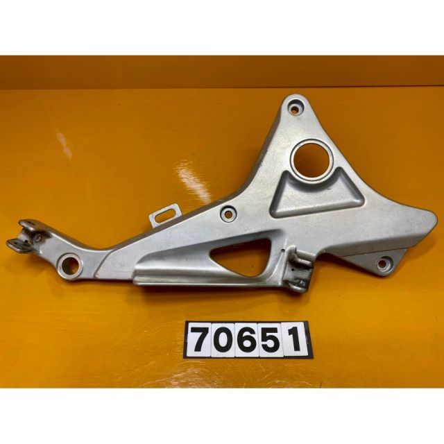 割引SALE中!! 70651 中古 HONDA ホンダ X-4 SC38 ステップ プレート 右 MAZ-R