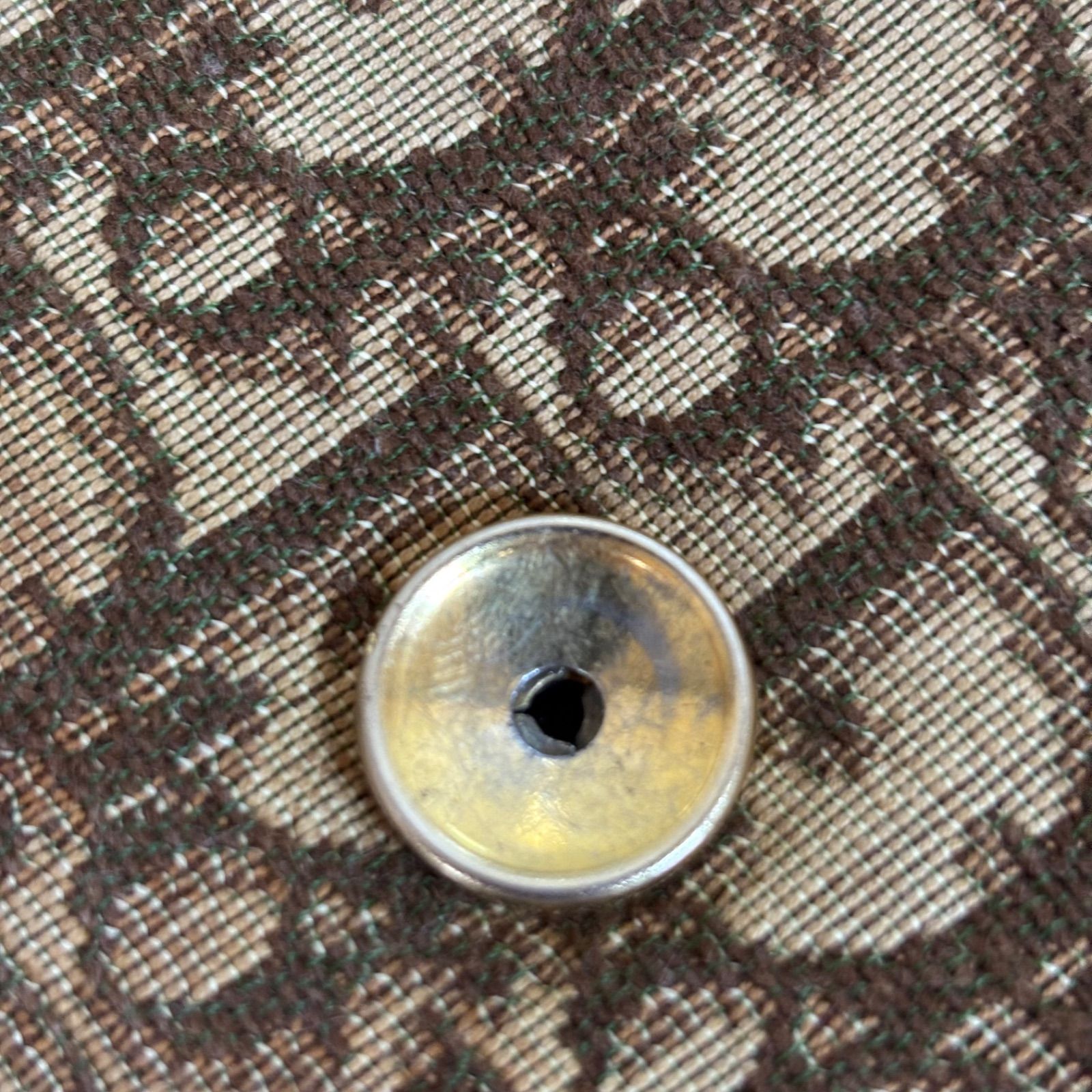ロゴ金具
