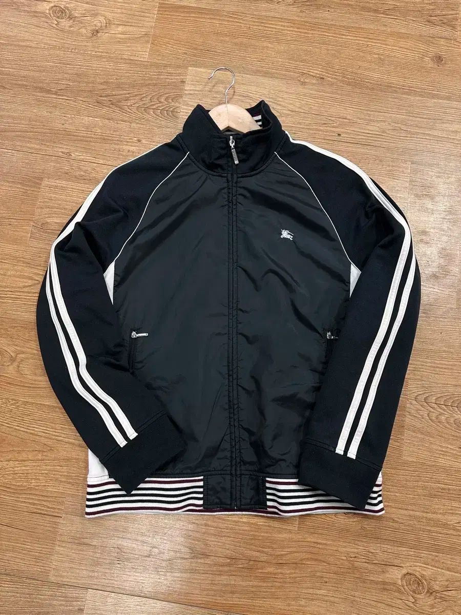 バーバリー ブラックレーベル ラグラン ジップアップ