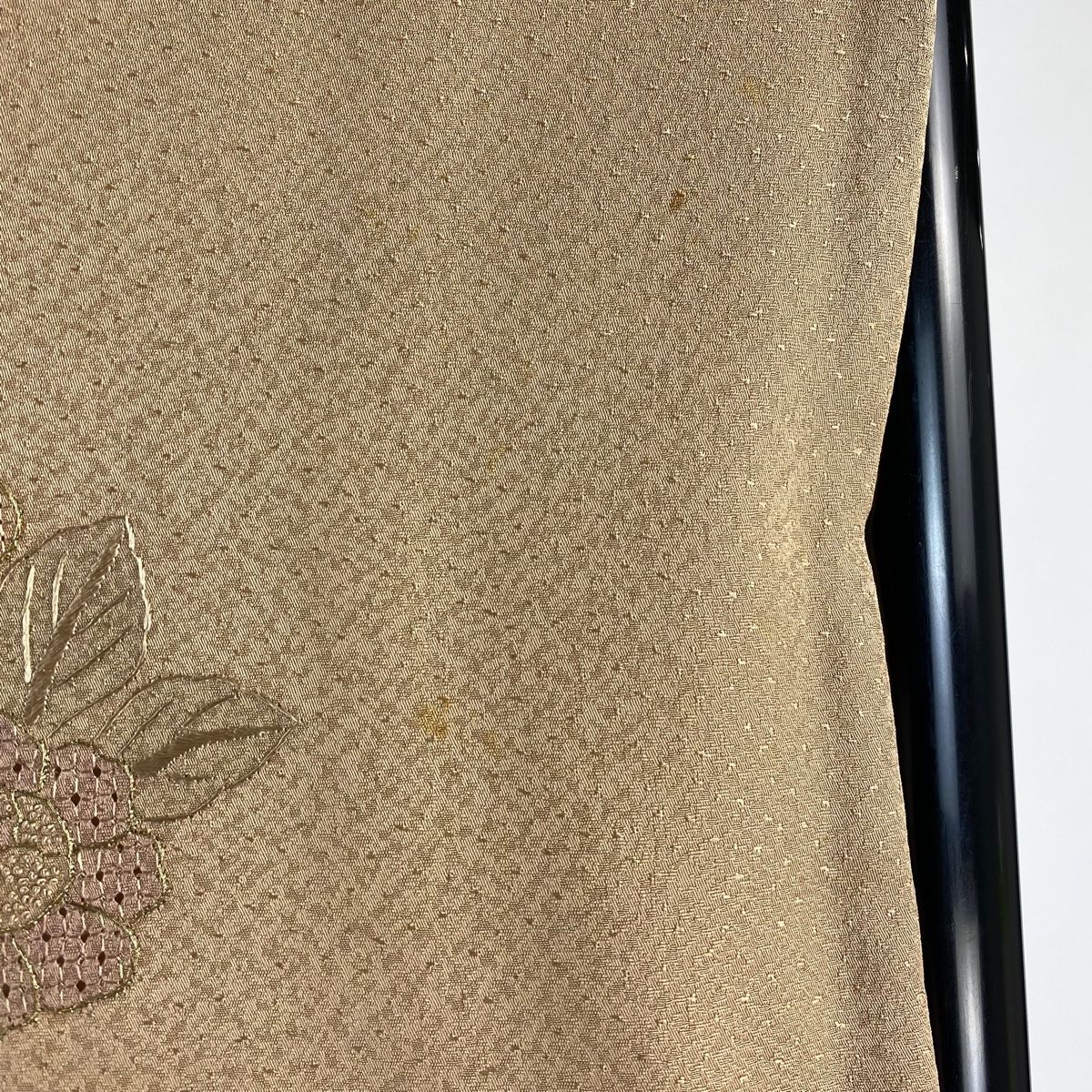付下げ　袷　正絹　部分絞り　豆がら茶色　草花刺繍　身丈163裄66.5 正絹 縹色の総絞り 袷 | きじばとや