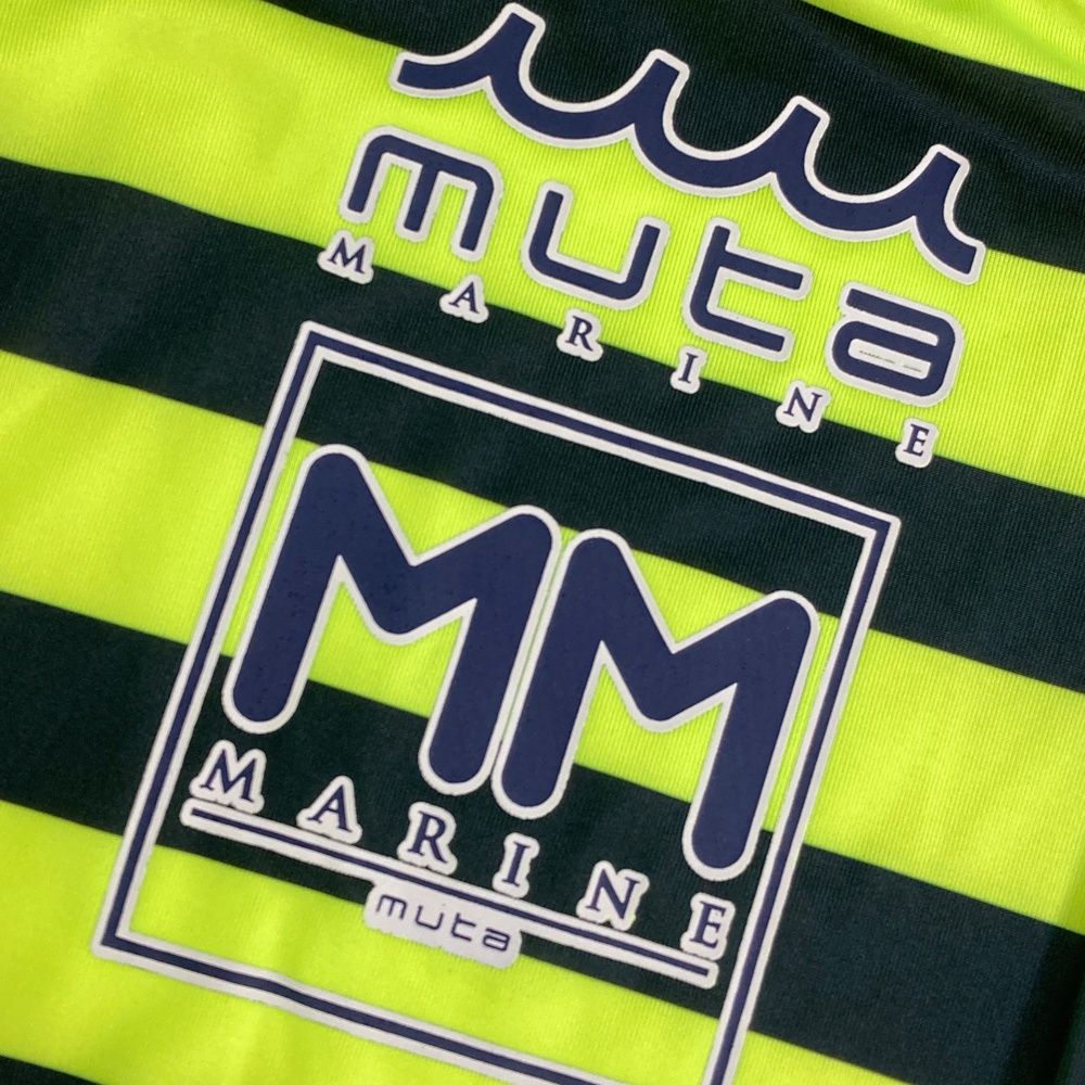 サイズ：F/M MUTA MARINE ムータマリン  ラッシュガード パーカー ボーダー柄 イエロー系 [240101479958] ゴルフウェア メンズ ストスト 美品】MUTA MARINE ムータマリン ラッシュガード パーカー