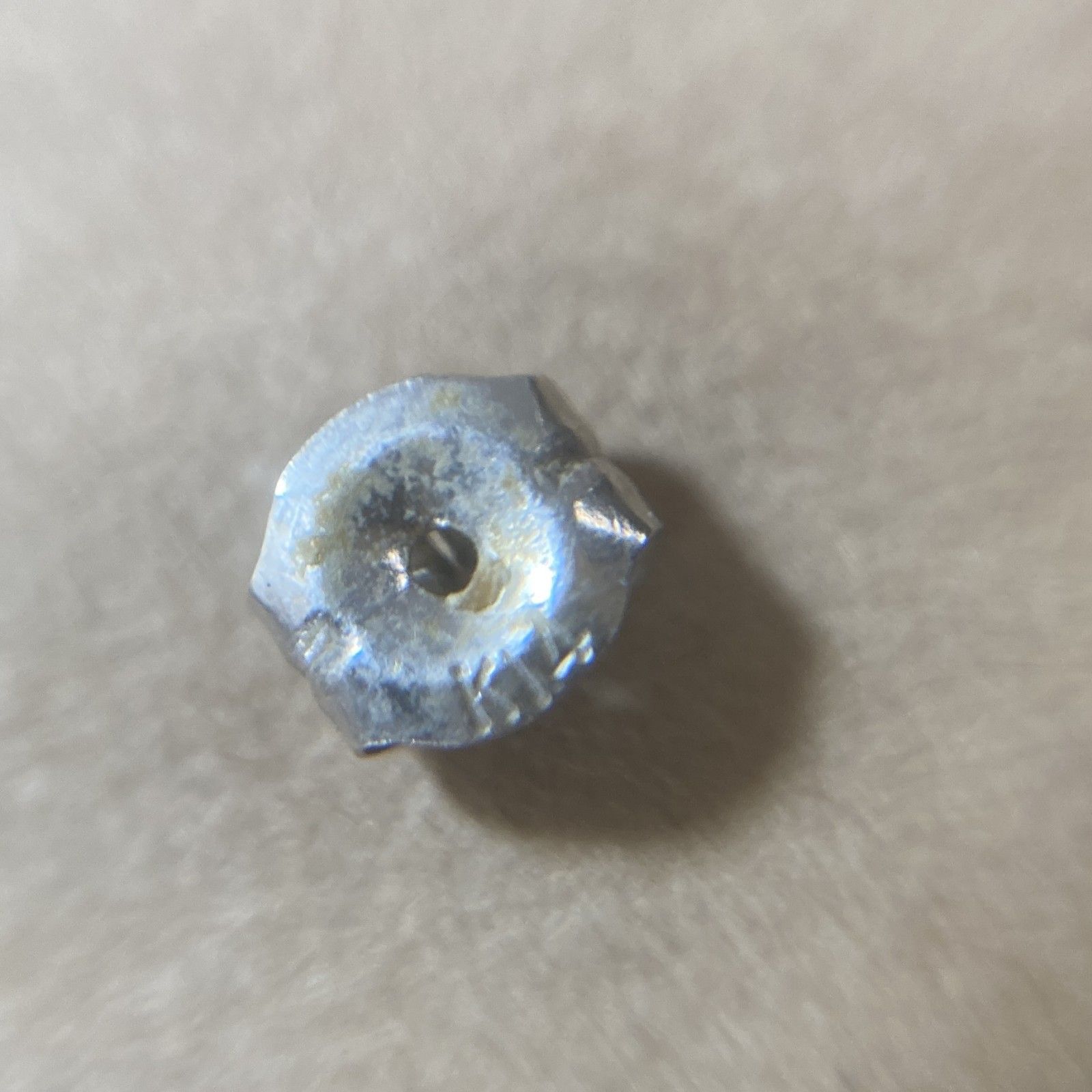 ☆ K14WG刻印 ホワイトゴールド ライトグリーン石付き 両耳ピアス