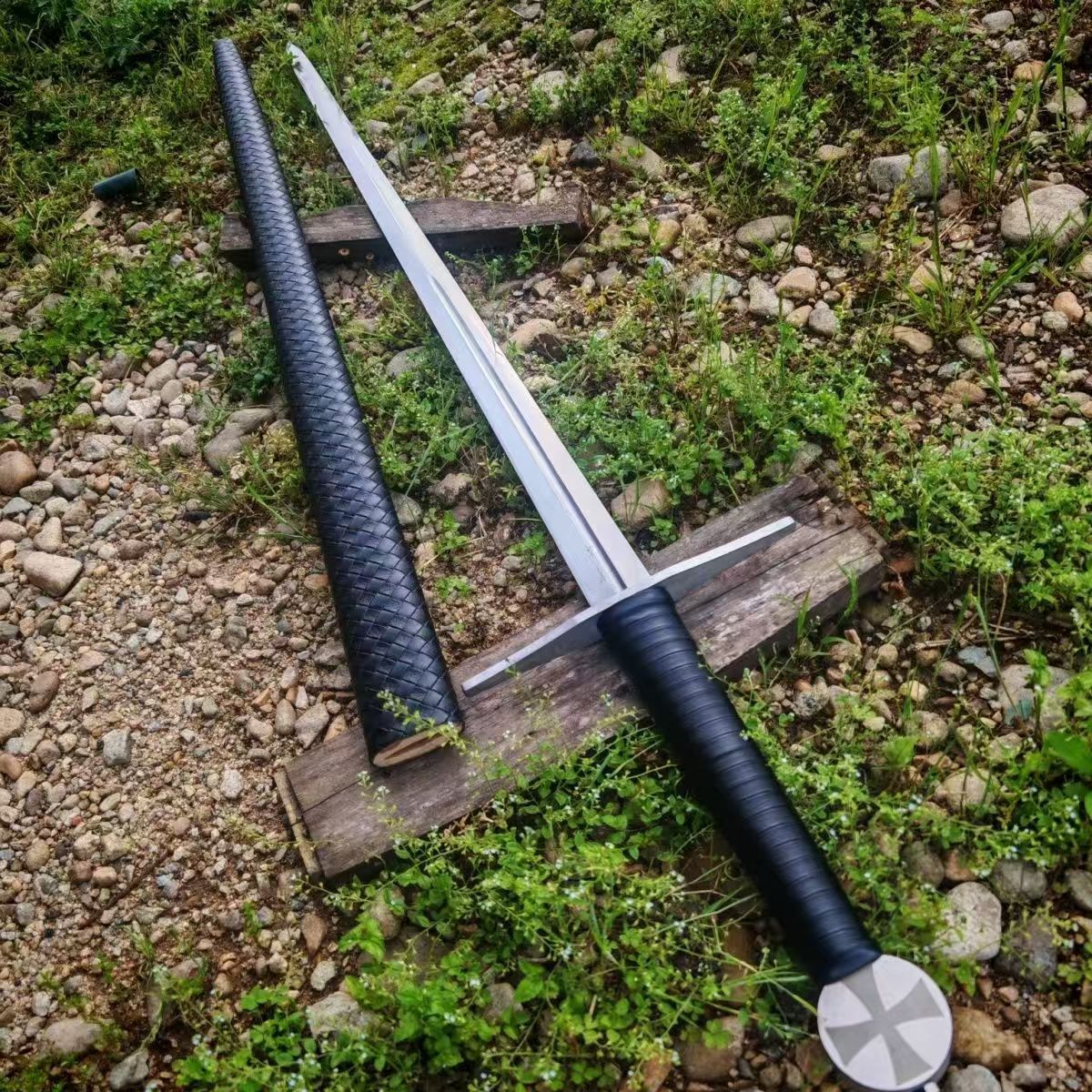 伝統西洋剣 中世ヨーロッパ十字軍剣、十字剣 模造刀 武具 伝統西洋剣 中世