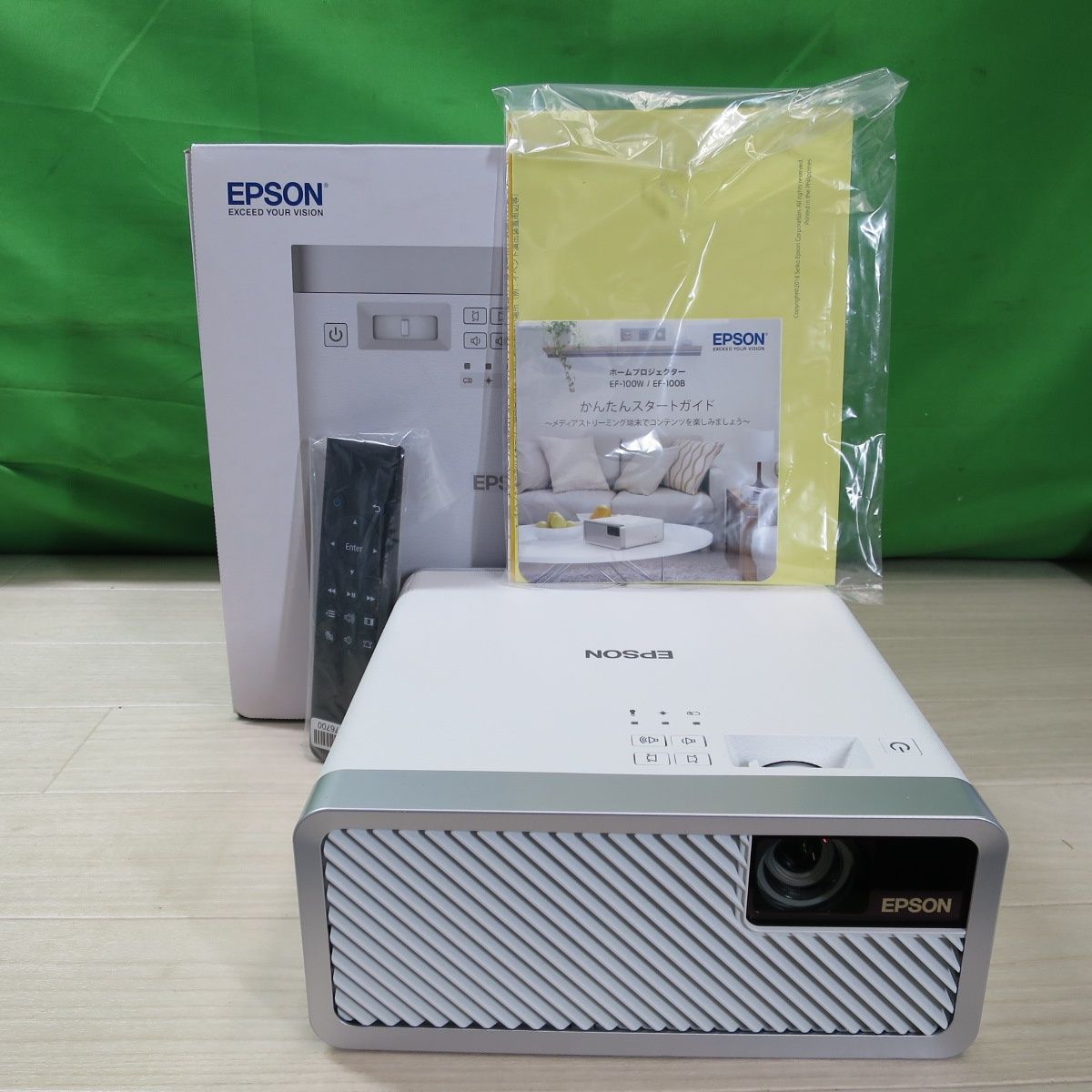 エプソン ホーム プロジェクター EF-100W ランプ稼働時間 21時間 外箱 コード リモコン 付き ホワイト エプソン