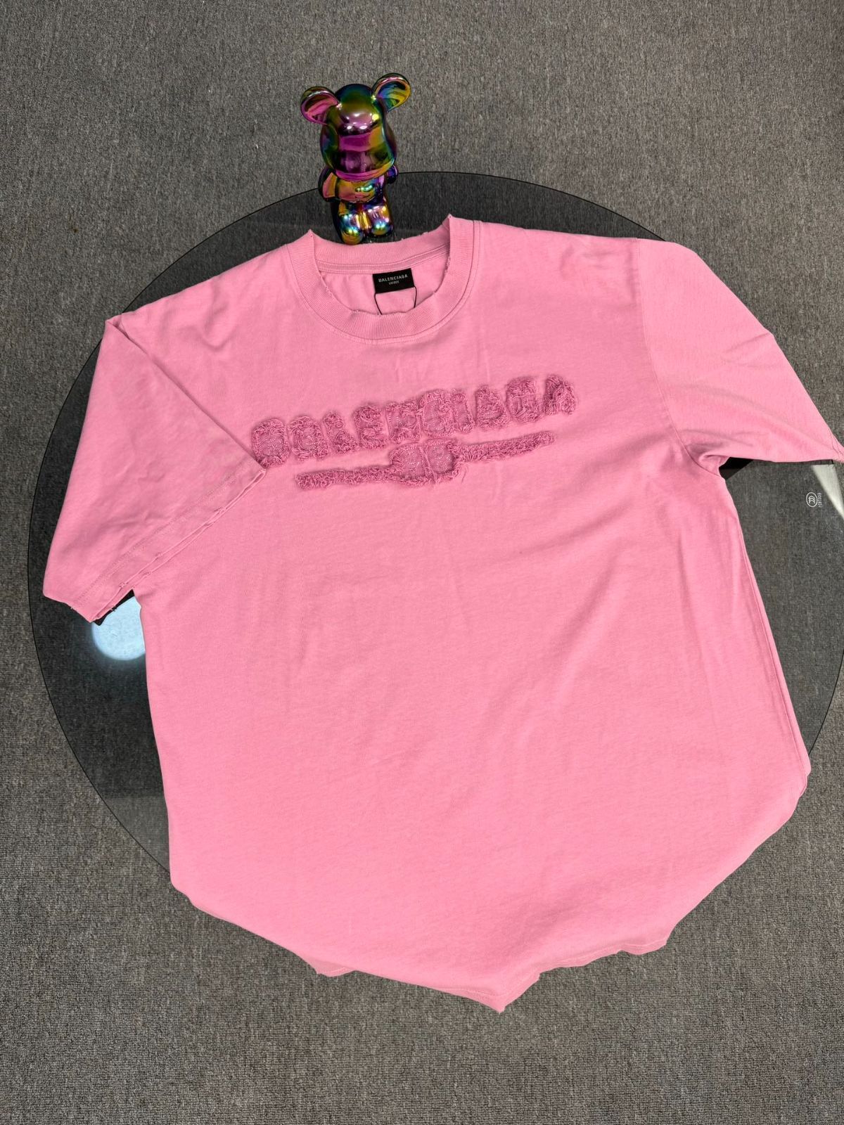 今日特価】Balenciaga 25SS ロゴ刺繍 T シャツ - メルカリ