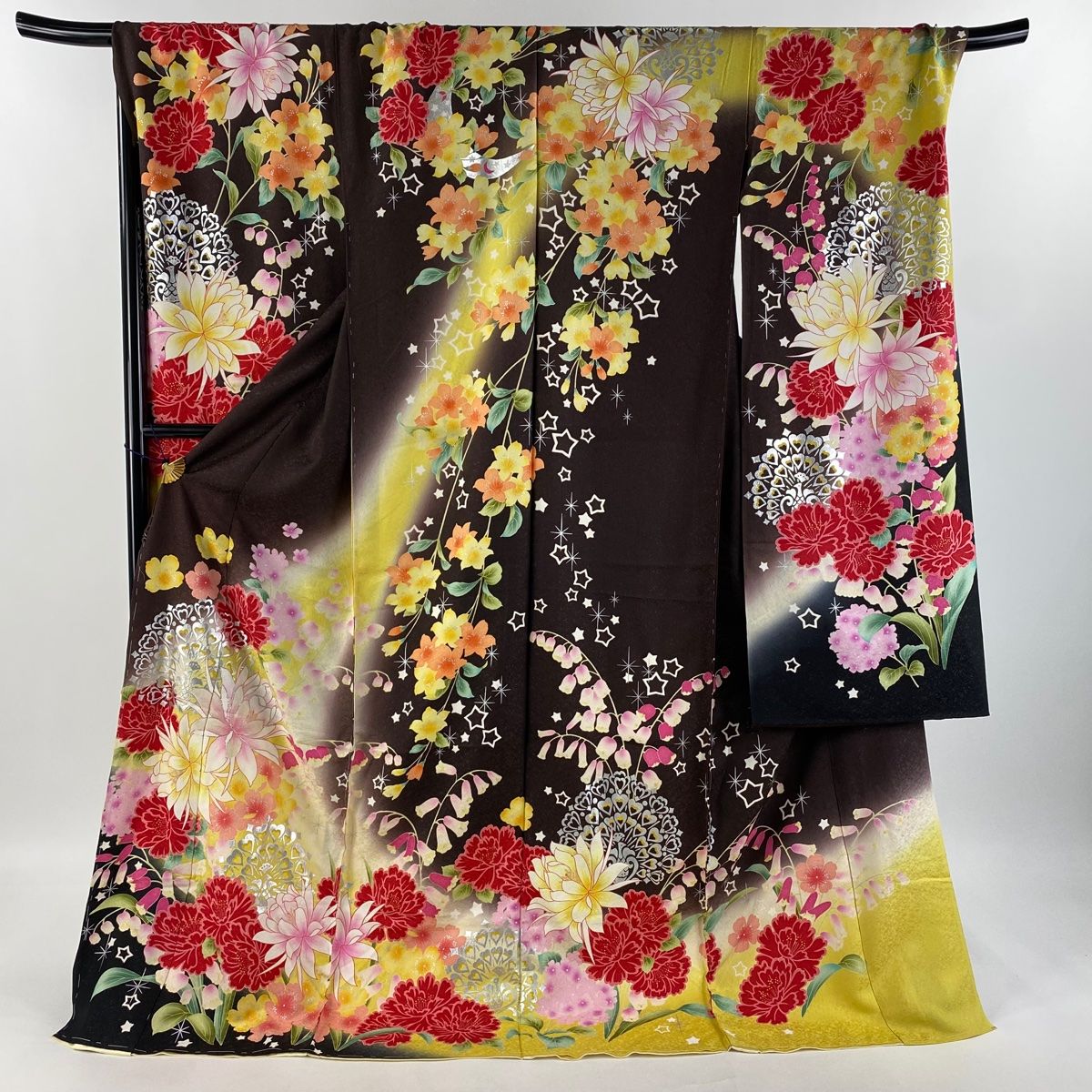 美品　孔雀　ラメ　逸品　金彩　赤　草花　フルセット　振袖　振り袖 美品孔雀ラメ逸品金彩赤草花フルセット振袖振り袖