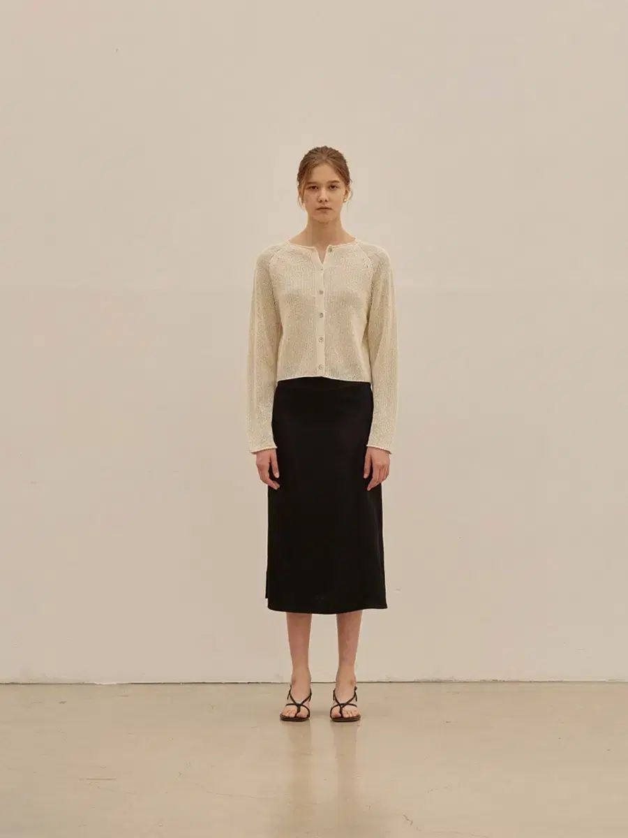 マンゴマンニプリーズ チューリップ サテンスカート ブラック S