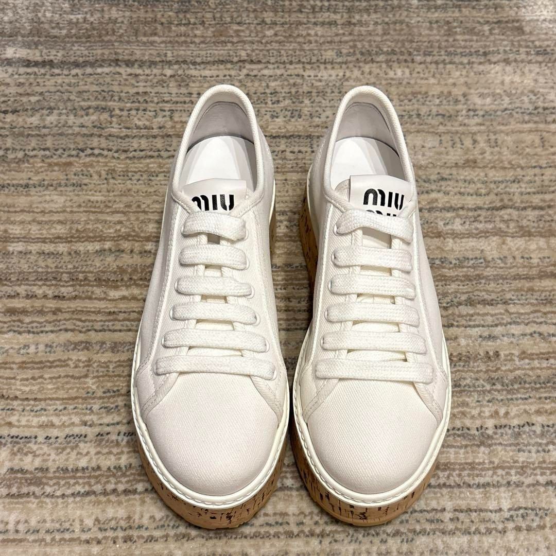 新品未使用miumiu コルクキャンバス スニーカー 38.5 新品未使用miumiu コルクキャンバス スニーカー 38.5 - メルカリ