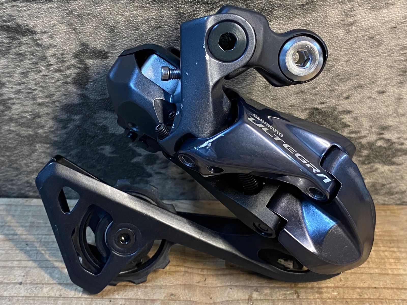 アルテグラdi2 r8050 Shimano Ultegra Di2 FD-R8050 Front Derailleur [IFDR8050F]