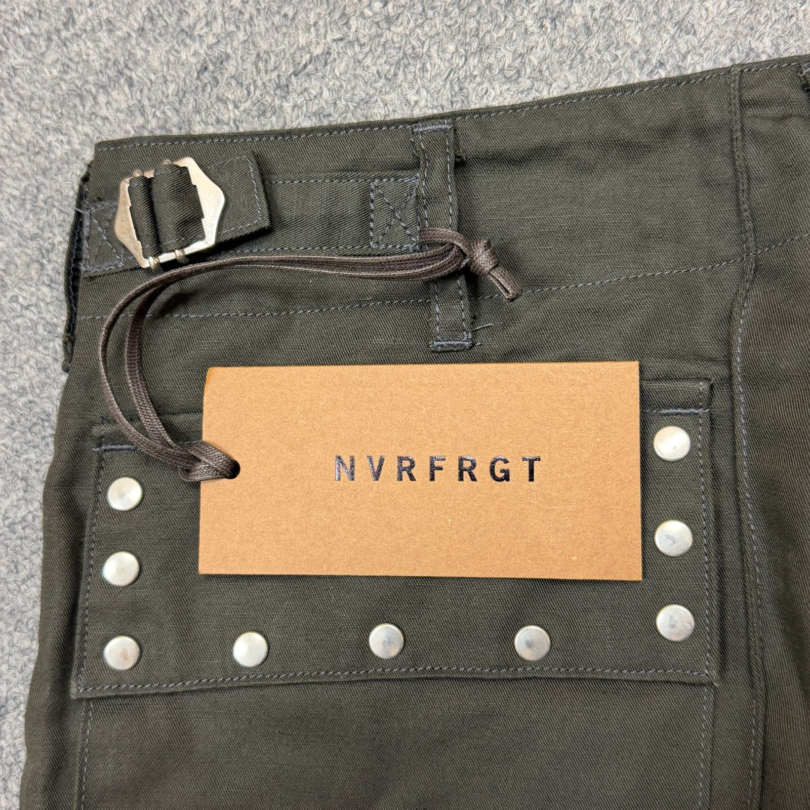 センタースタッズトラウザー スタッズ