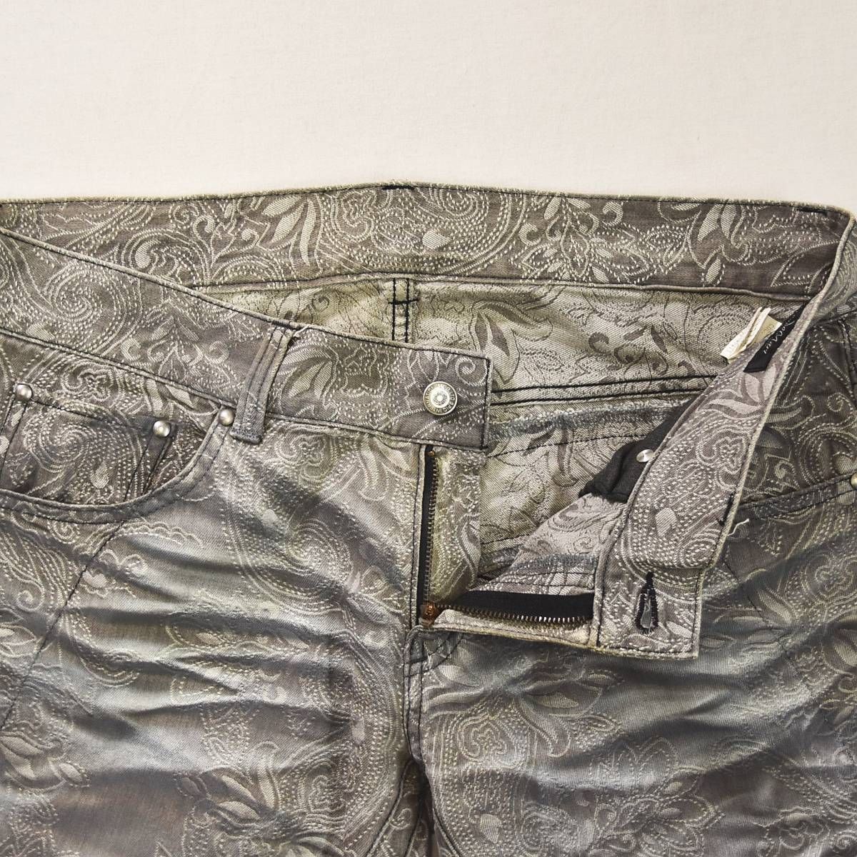 パンツ tornado mart paisley 00s Tornado Mart 'Paisley' Print Blood Red Flared Denim