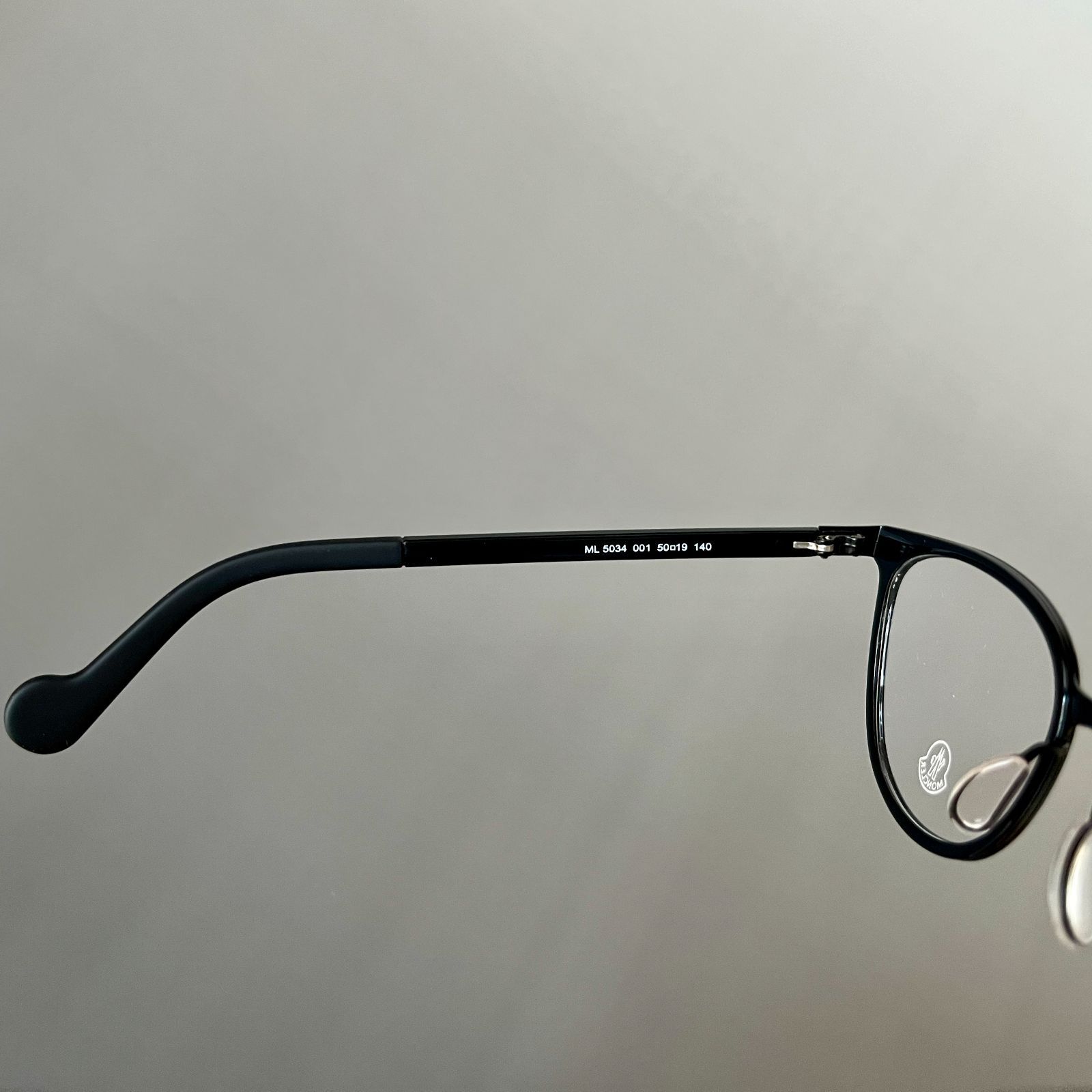 MONCLER ラウンドフレーム メガネ ブラック MONCLER(モンクレール) 眼鏡 黒ぶち 丸メガネ ラウンド型