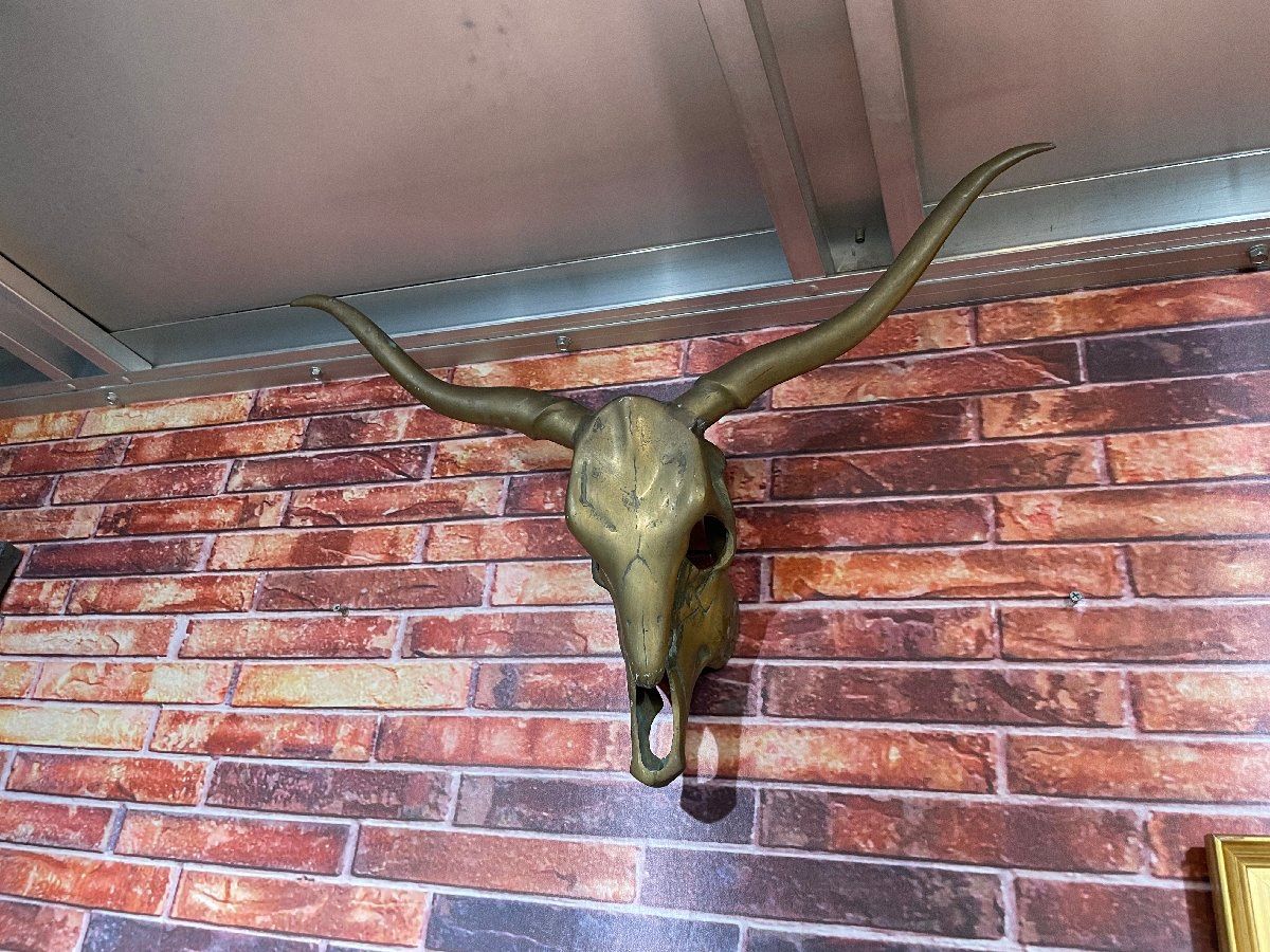 値下げしました！バッファロースカル　牛頭蓋骨　壁掛け彫像　カウボーイ　アメカジ バッファロースカル 牛頭蓋骨 壁掛け彫像 カウボーイ アメカジ