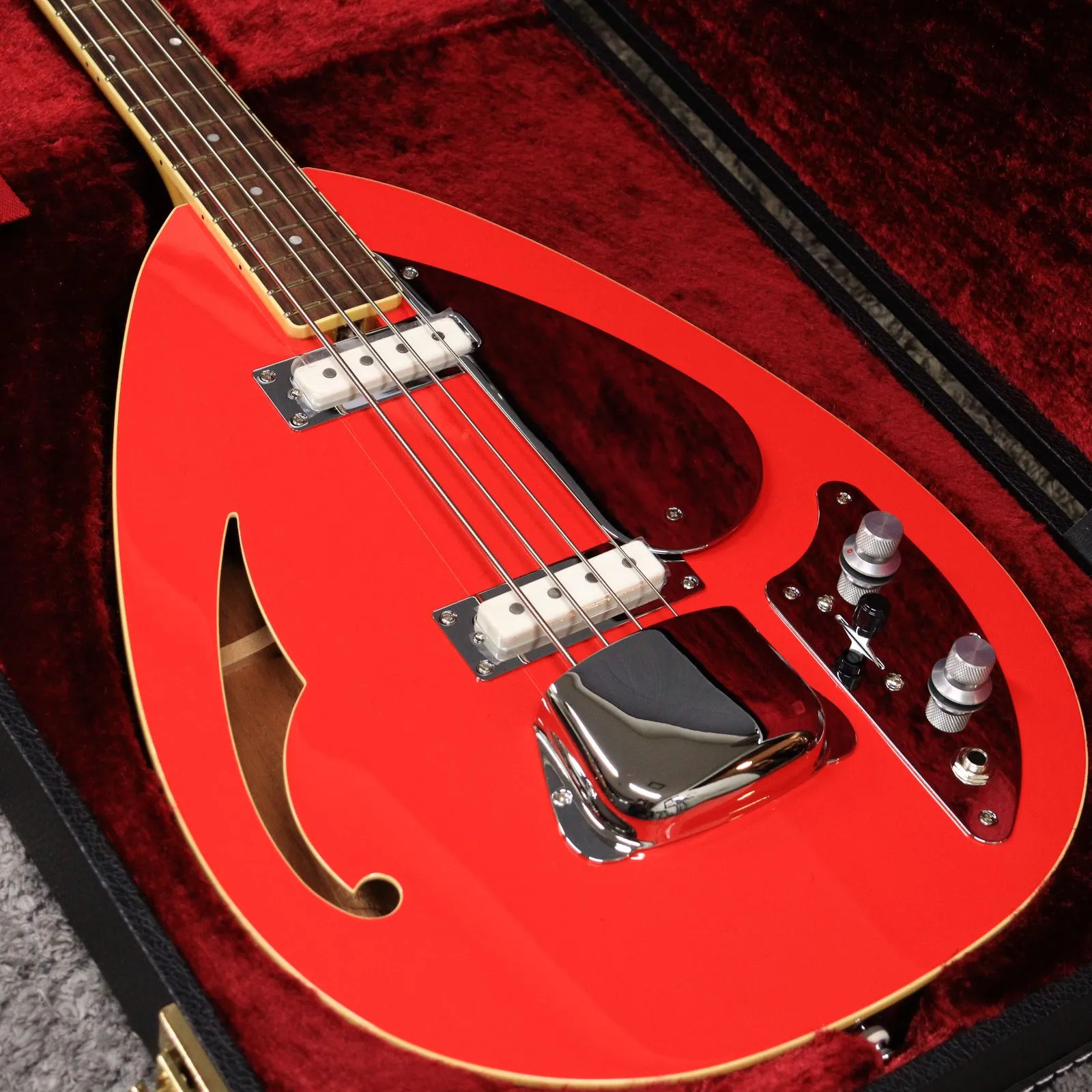 美品 Ibanez アイバニーズ AGB200-TBR セミアコベース ブラウン 美品 Ibanez アイバニーズ AGB200-TBR セミアコベース ブラウン 2025年