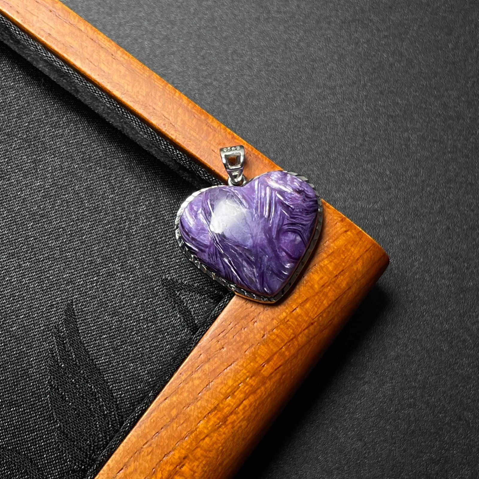 逸品 EU製 ☆チャロアイト☆ペンダント パワーストーン 天然石 紫水晶