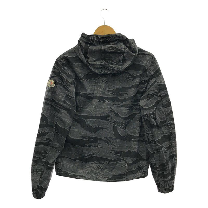 MONCLER |