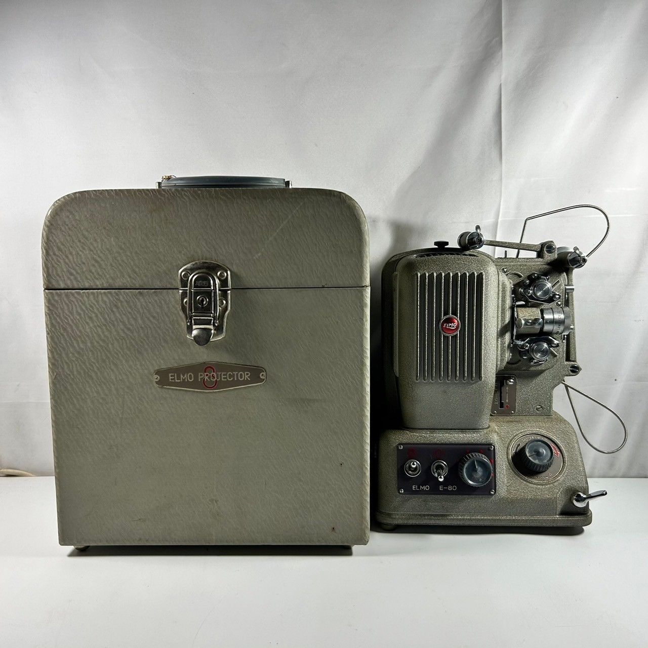 アンティーク 昭和レトロ ELMO E-80 映写機 8ミリ 8㎜ PROJECTOR プロジェクター フィルム・フィルム缶 稼動しました