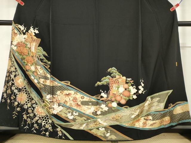 【豪華黒留袖】 駒刺繍❣️風景花文　金彩 着丈159cm 正絹　逸品 No.452 平和屋着物□豪華黒留袖 駒刺繍 御所車花文 金彩 正絹 逸品