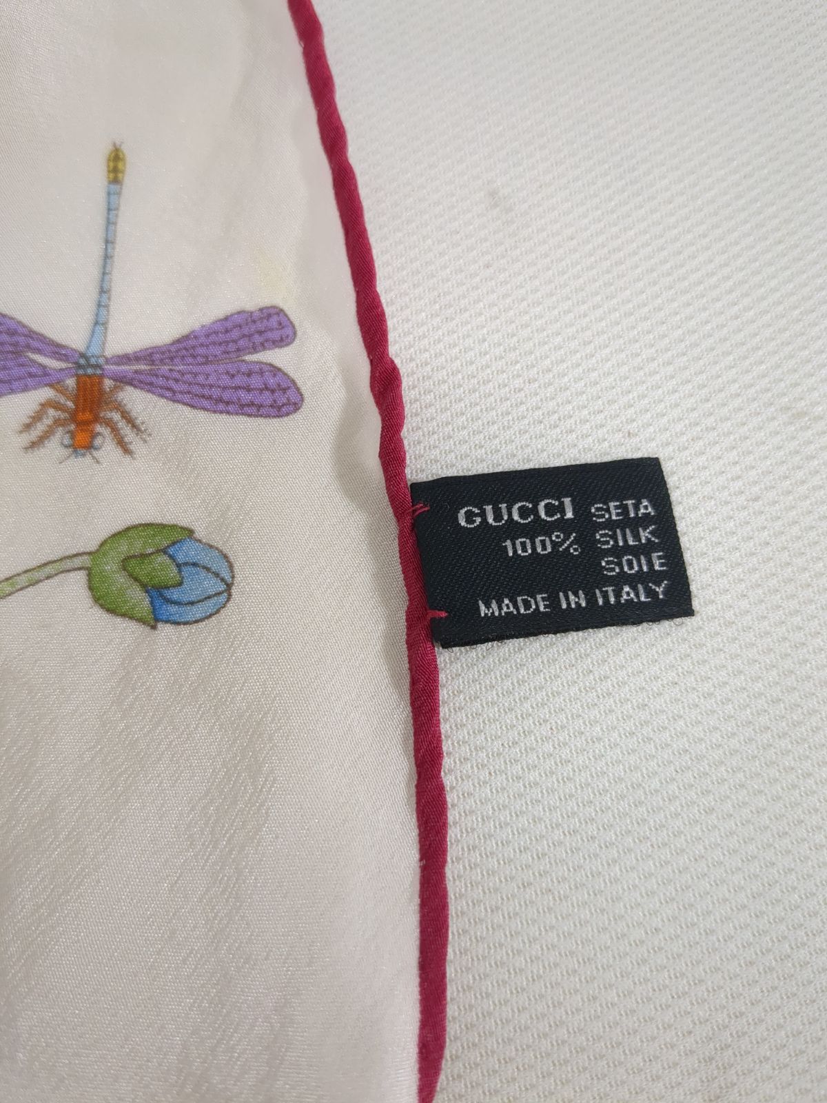 old GUCCI　オールドグッチ　フローラル　花と昆虫　ひし形スカーフ