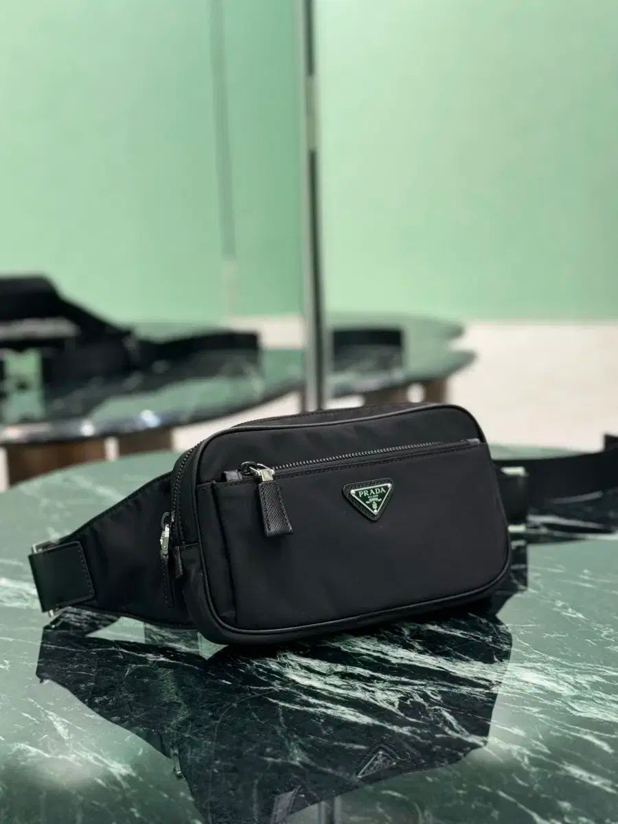 PRADA プラダ
