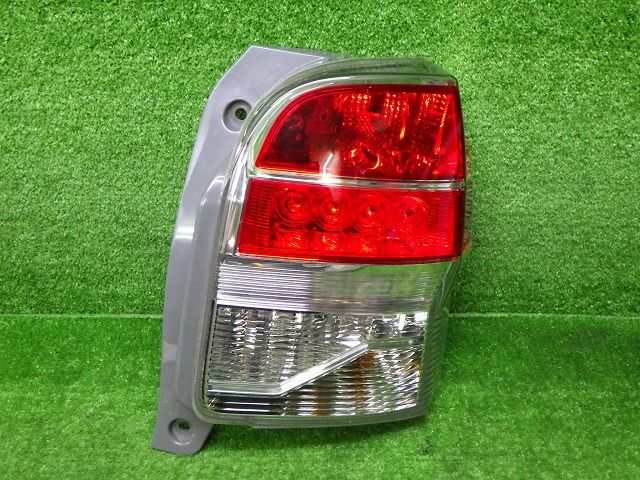 トヨタ　NCP140/141/145　スペイド　右テールレンズ　52-262　81551-52B10　LED切れ無し　241107048