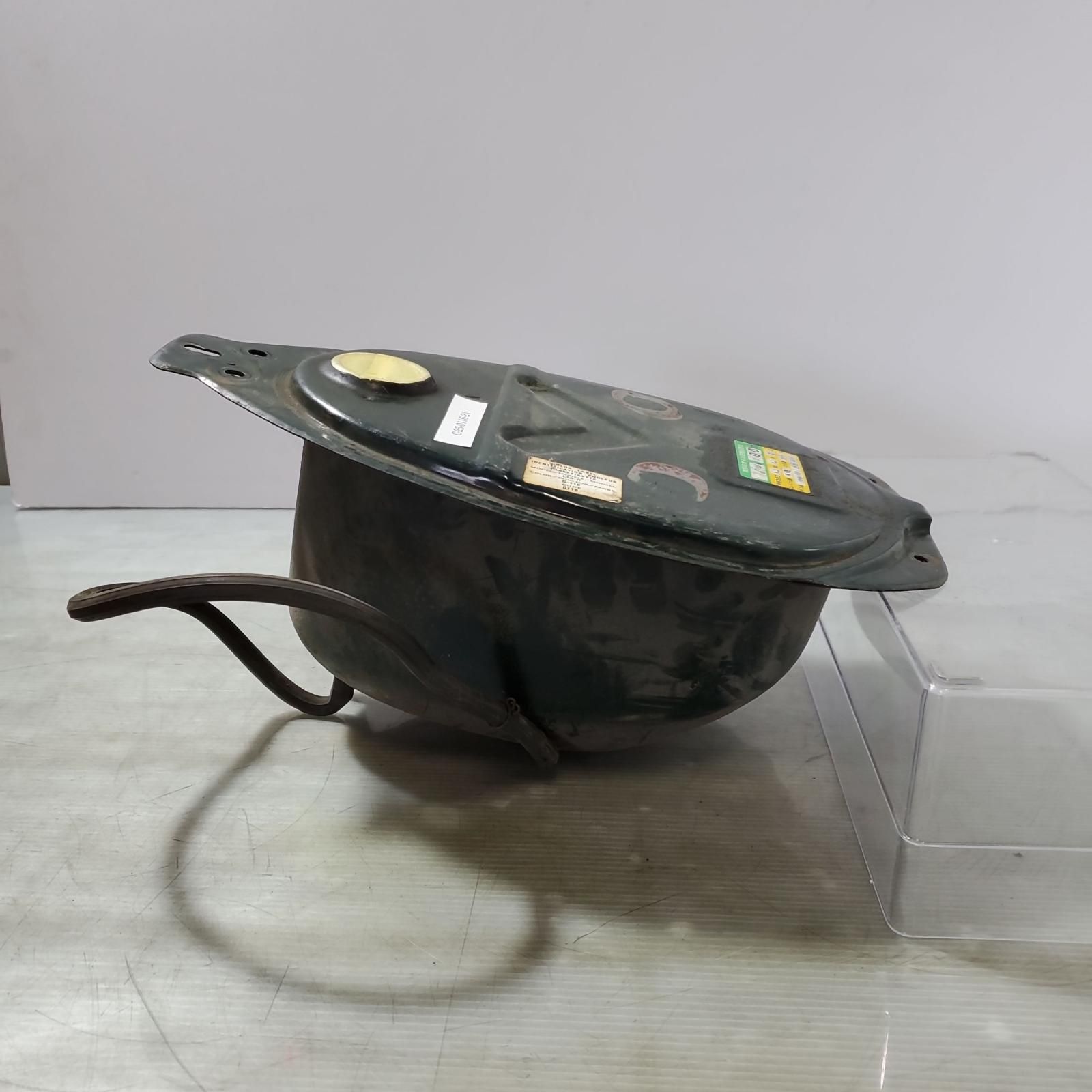 スーパーカブ50 AA01 ガソリンタンク　FI ホンダスーパーカブFI（AA01）「不動理由わかりました」 - YouTube