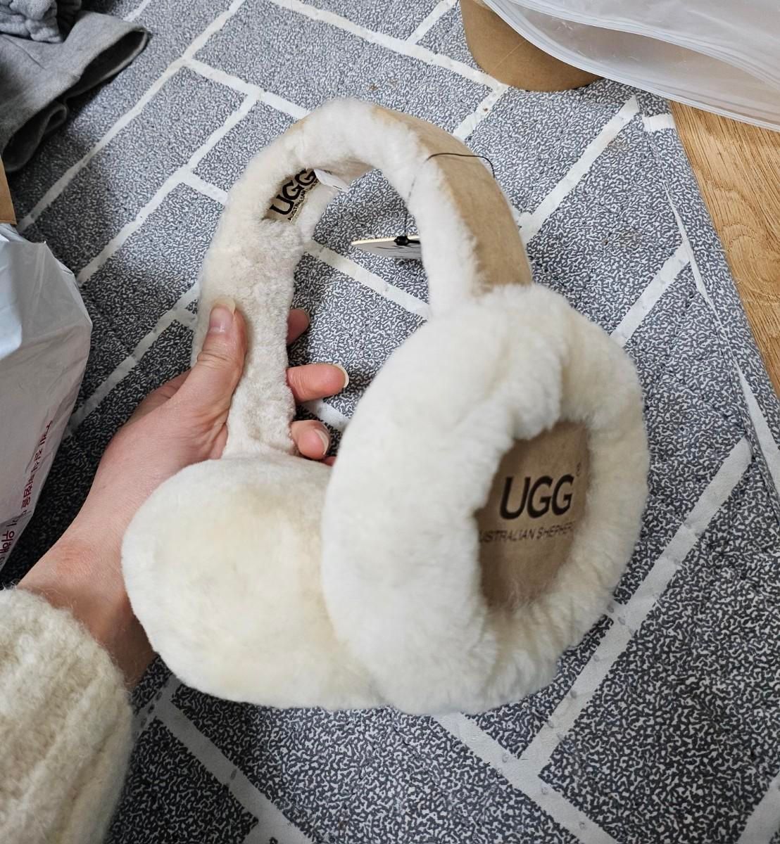 Bunjang商品韓国直送】UGG UGG(アグ) イヤーマフ (耳栓) 砂 - メルカリ