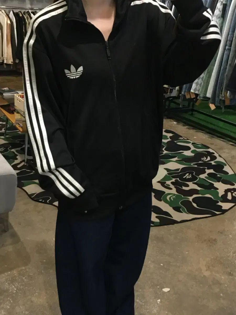 アディダス グーフィーバード