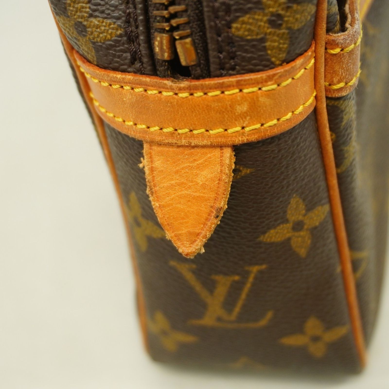 Vuitton ルイ