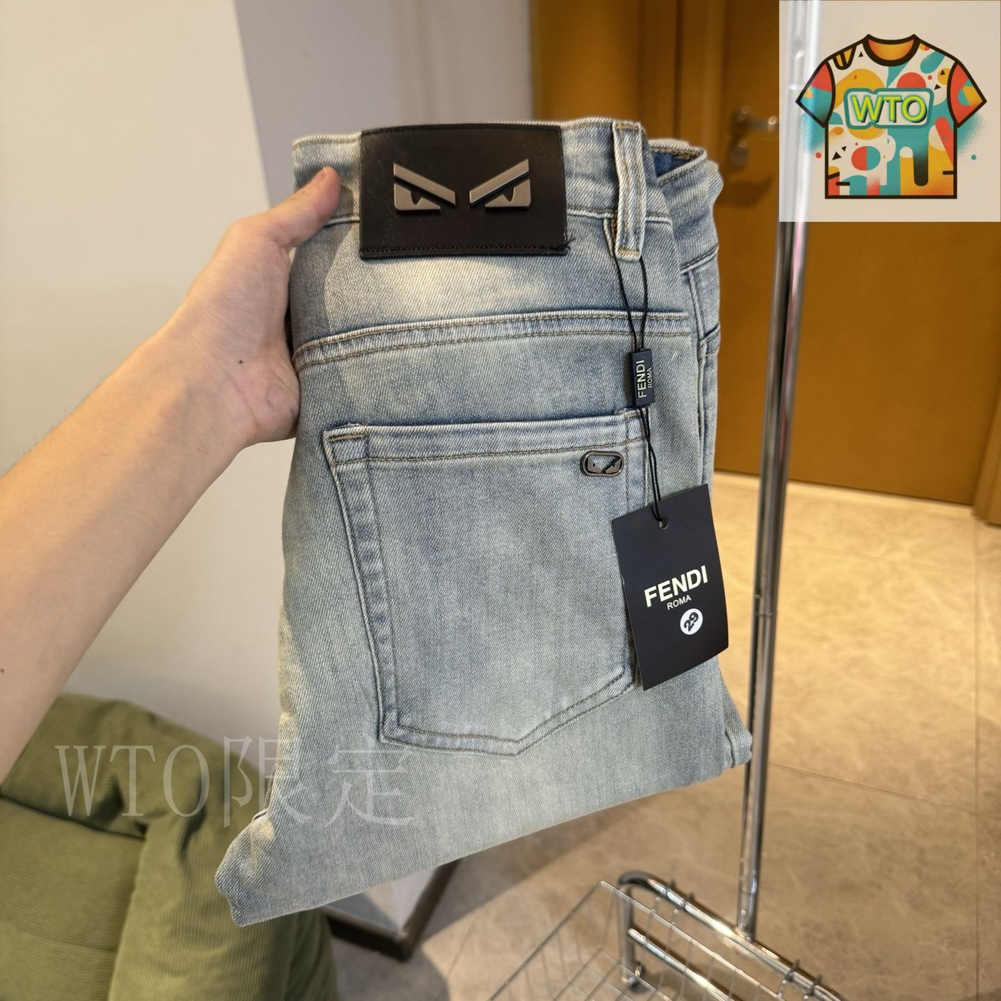 専用【美品】FENDI　ダメージデニム フェンディ(FENDI)フェンディ デニムパンツ 衣料品 ボトムス