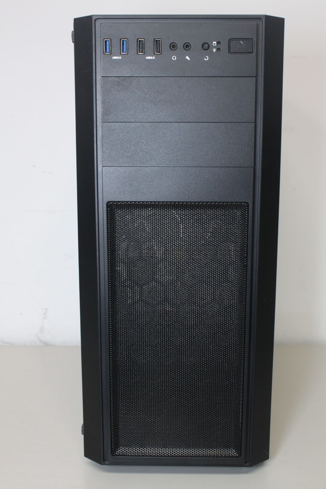 中古ゲーミングPC/Win11/Intel Core i5-8400/SSD256GB/メモリ8GB