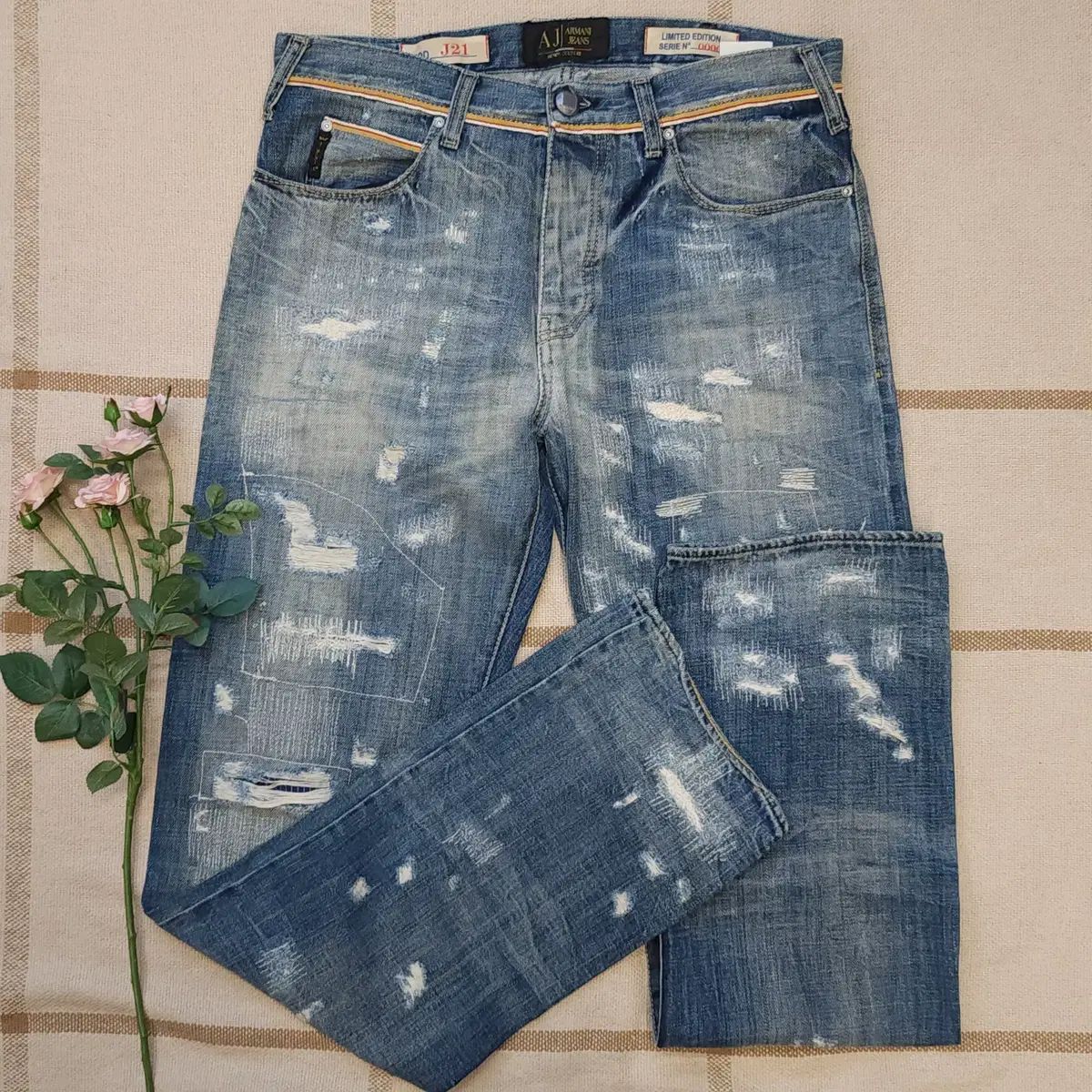 Armani Jeans ダメージデニム リミテッドエディション(EU31)