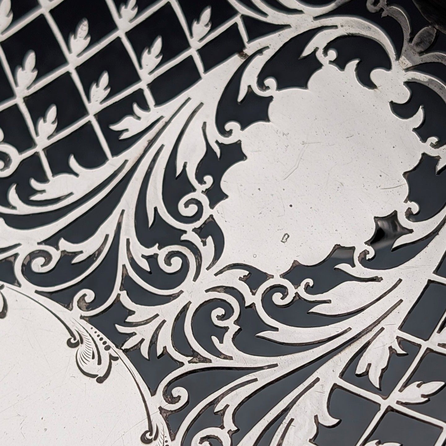 1911年 英国アンティーク ピアス装飾 純銀製 脚付きフルーツボウル 436g Goldsmiths&amp;Silversmiths 1911年 英国アンティーク ピアス装飾 純銀製 脚付きフルーツ