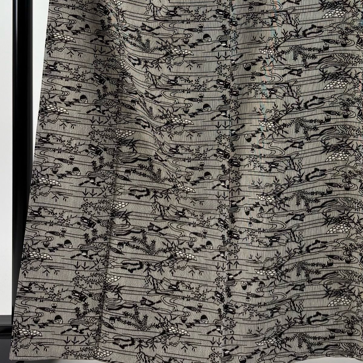 小紋 身丈164cm 裄丈67.5cm L 袷 落款 小縞に吉祥御所模様 灰色 正絹