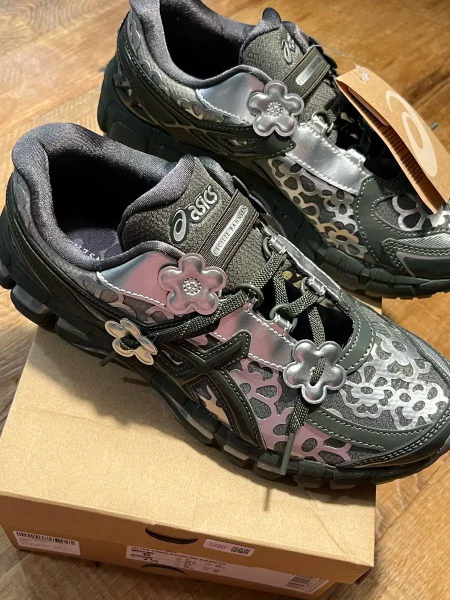 Asics アシックス x セシリエ Cecilie Bahnsen セシリーバンセン ゲル ゲル カヤノ 20 オリーブ