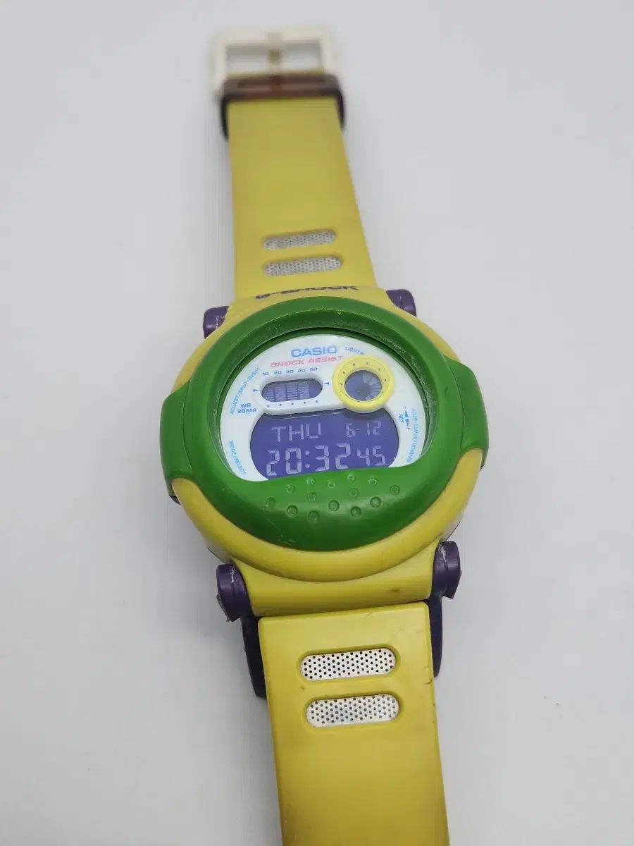 CASIO デジタル腕時計 グリーン/イエロー ジェイソン