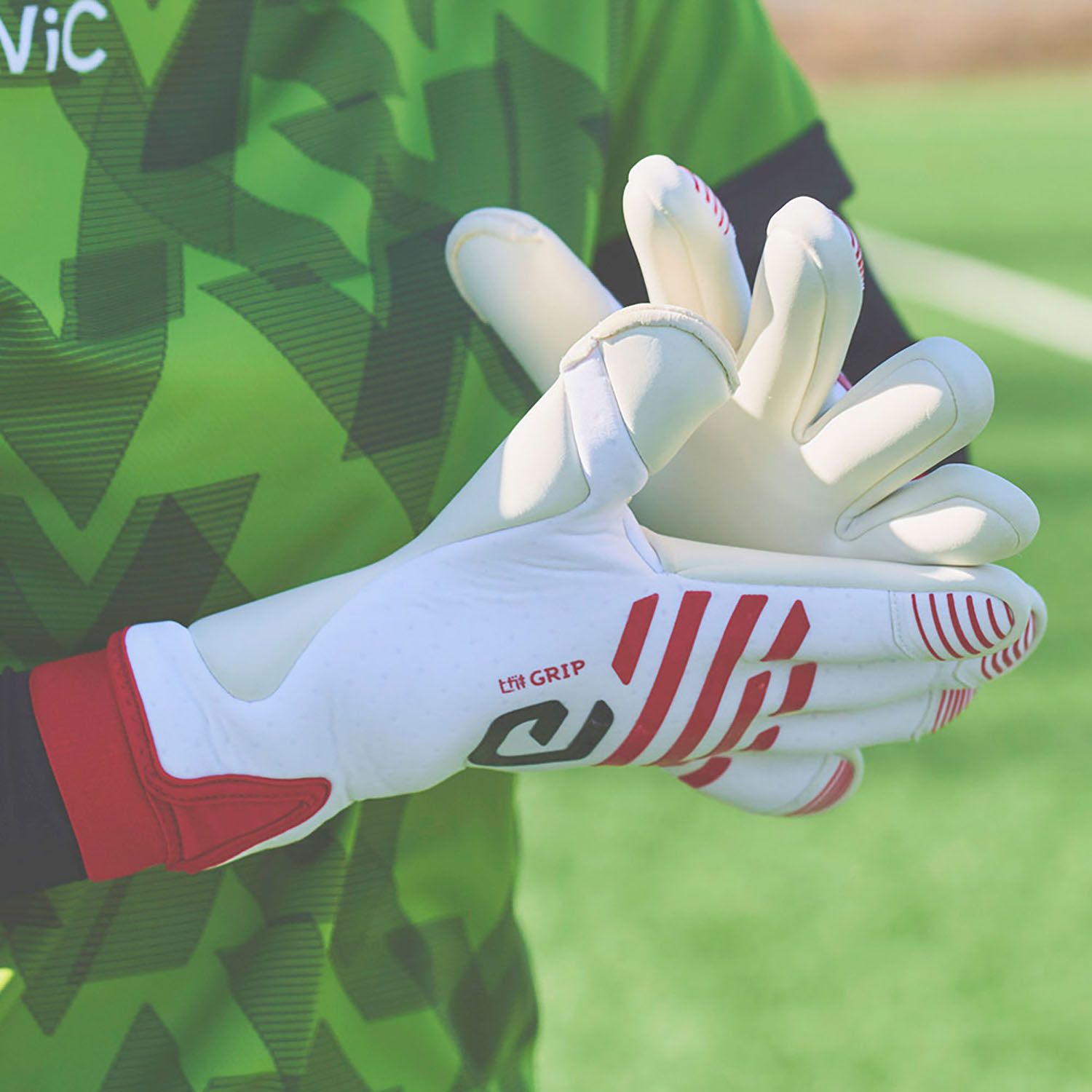 ガビック GAViC サッカー マトゥーイノベーティブクロウト GC3014 RWTMRD RICH.WHT MAGE WHITEMONARCHHOTEL_COM