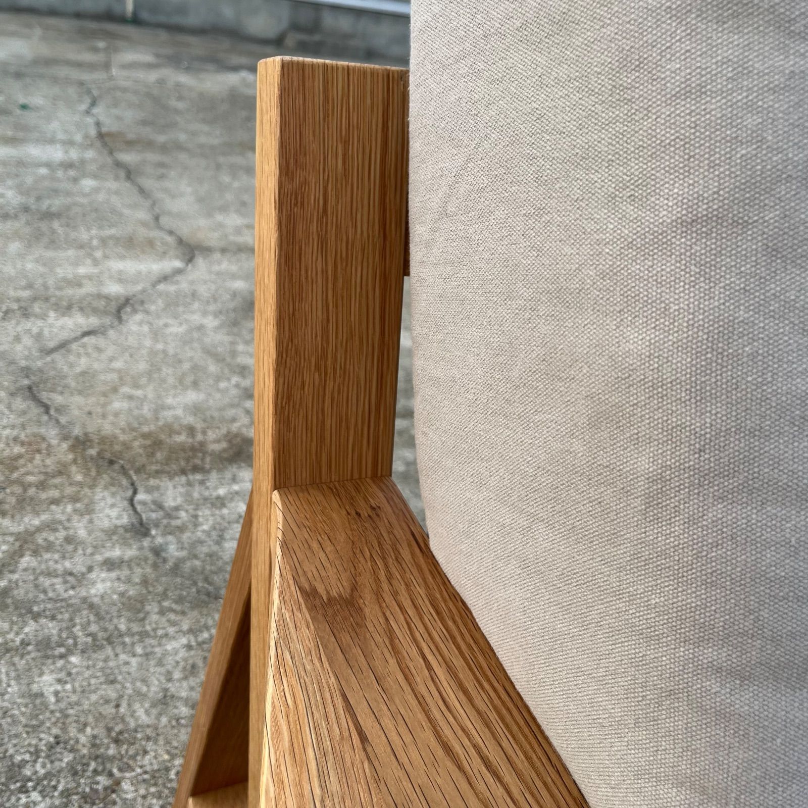 展示品　無印　オーク材　2人掛けソファ　ラブソファ　北欧　モダン　カフェ 人気の無印良品(MUJI)のオーク材 2人掛けソファーです♪板と脚で