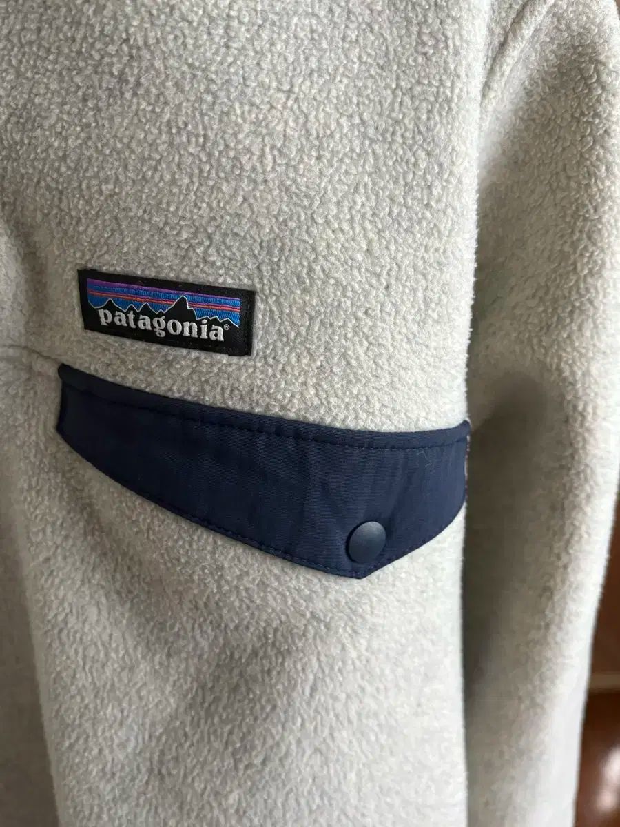 シンチラ プルオーバー