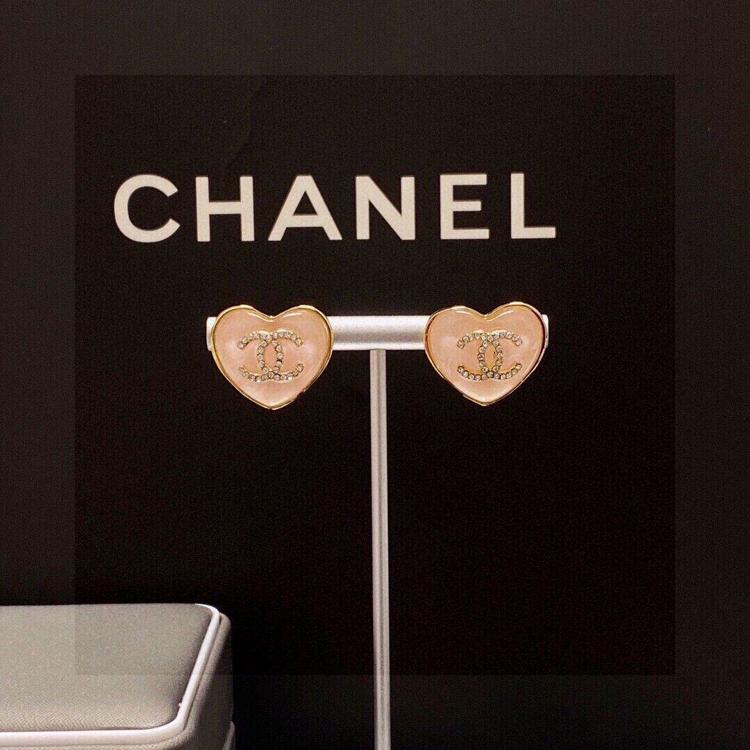 今日特価】Chanel クラシック ピンク ハート ダブル C ピアス