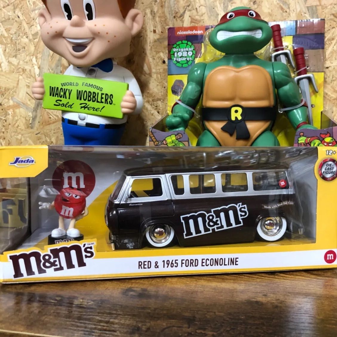 JADA TOYS 1/24 M&m's エムアンドエムズ フィギュア 1965 フォード